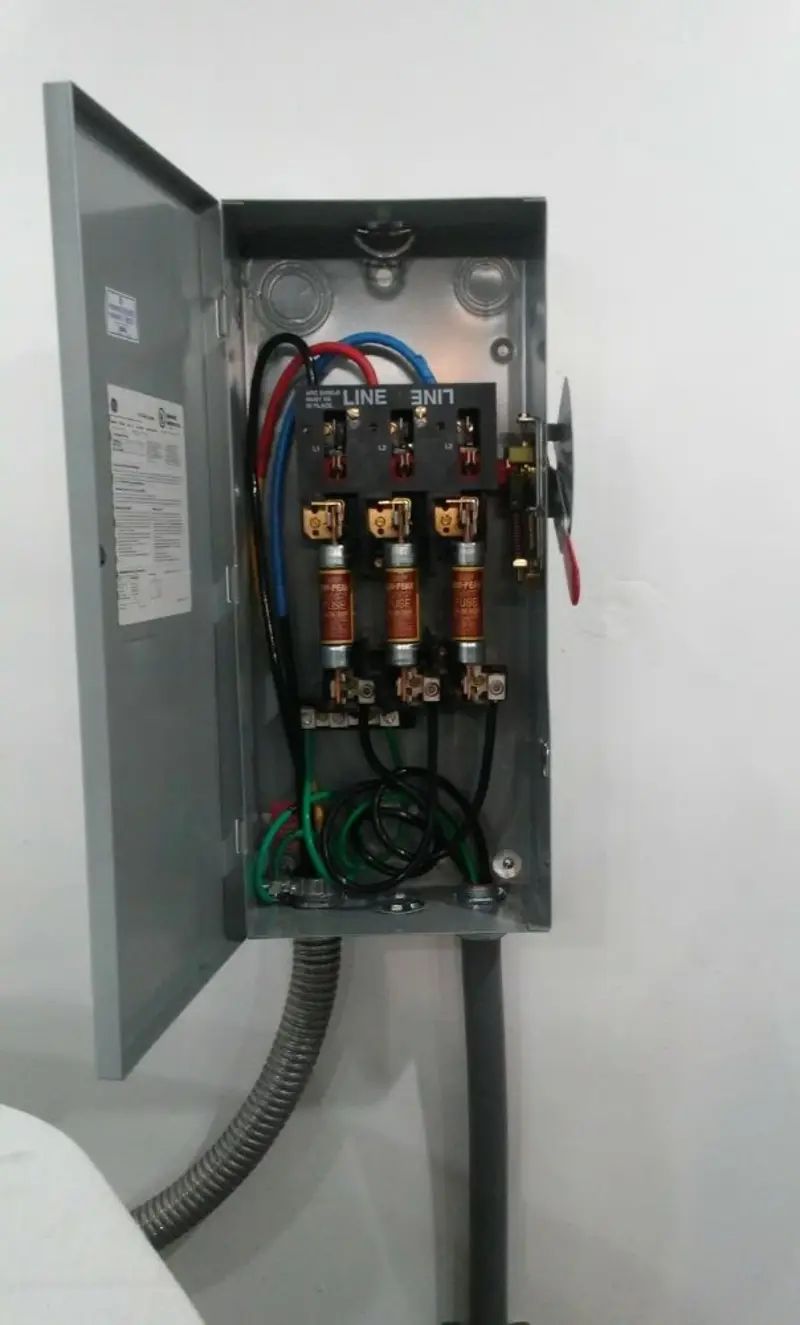 Three-phase disconnect switch installed for Electrical Wiring & Rewiring in Alvarado